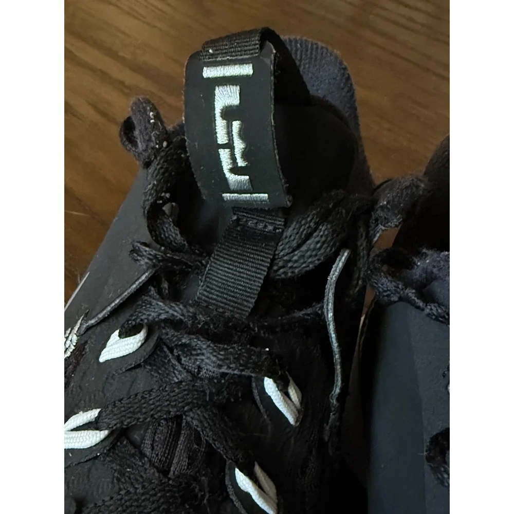 Nike LeBron Witness 5 Kids Size 6Y Black Good Basketball Shoes CT4629-001